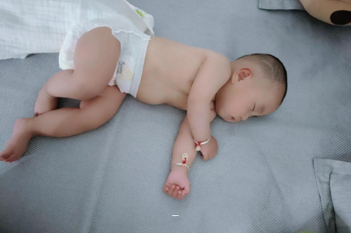 祁东宝宝夏天要穿袜子吗